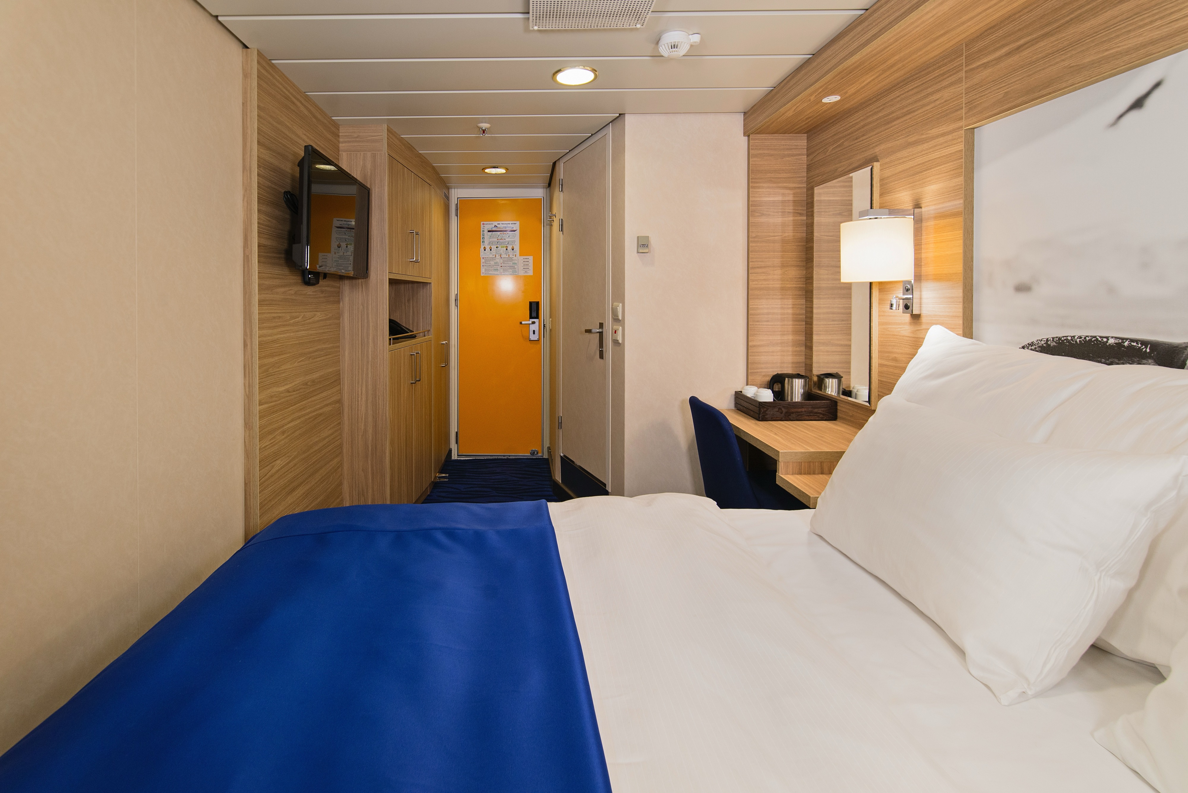 Arctic Superior | Double on promenade deck with window